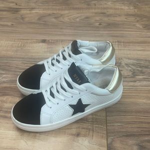 Steve Madden sneakers